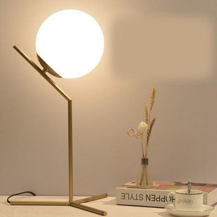 Đèn ngủ để bàn hình mặt trắng cao cấp thân đèn CROM cao cấp kèm bóng LED