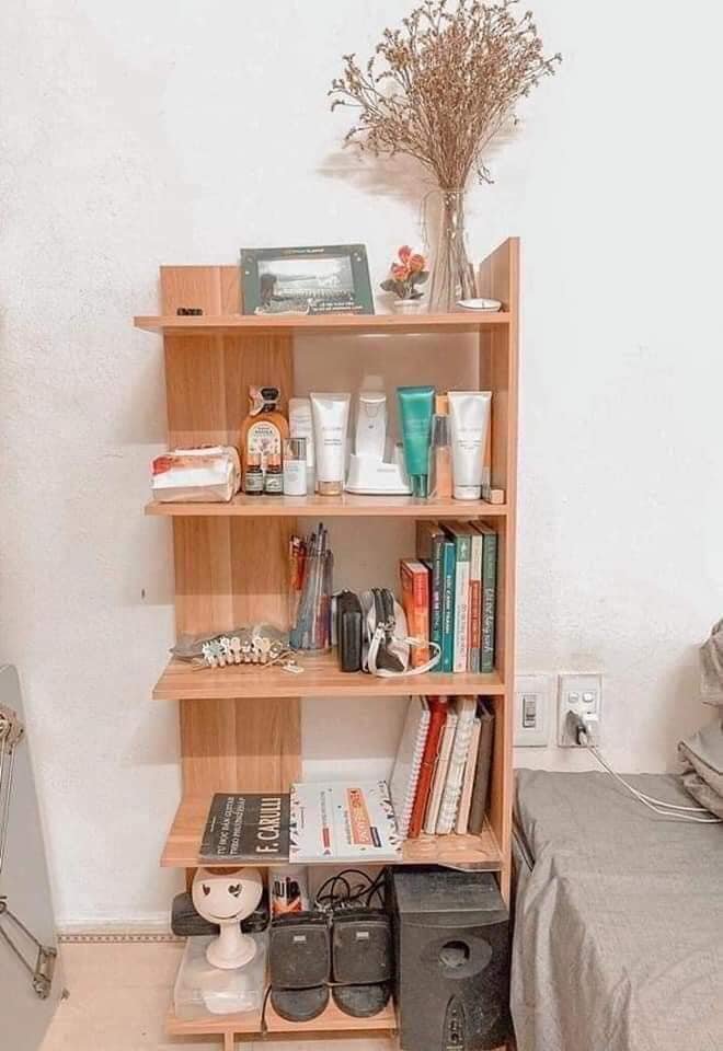 Kệ gỗ góc tường