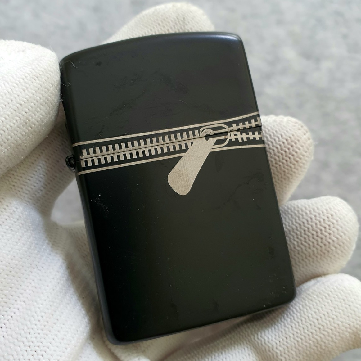 Bật lửa zippo phiên bản khóa kéo ngang sơn tĩnh điện đời la mã