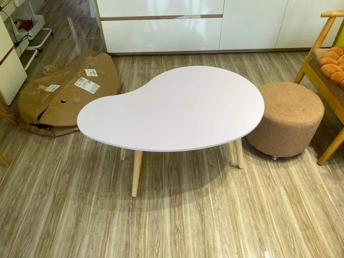 Bàn trà cafe sofa hình hạt đậu chân bàn gỗ tự nhiên cao cấp