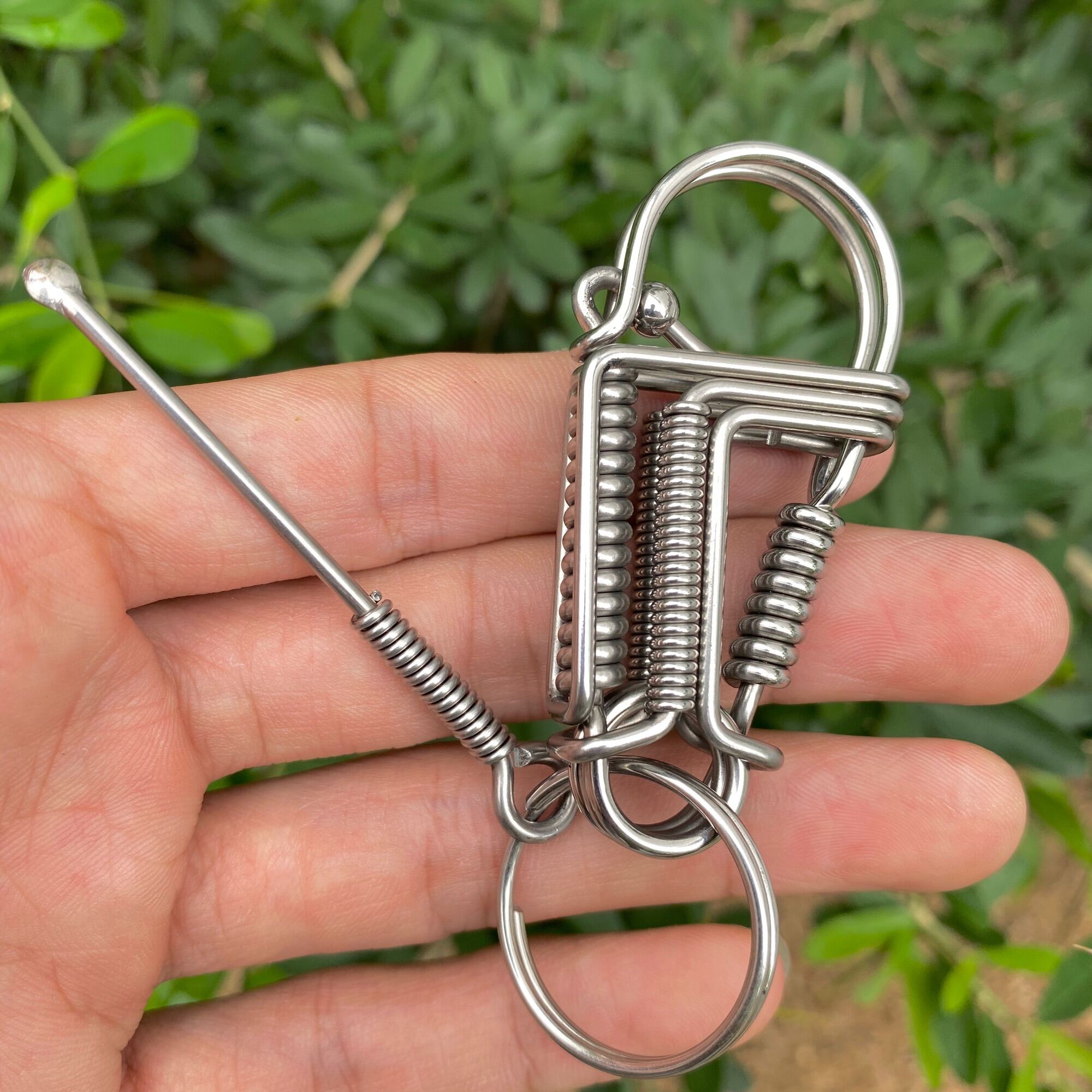 Móc khoá inox 304 nghệ nhân thiết kế thủ công
