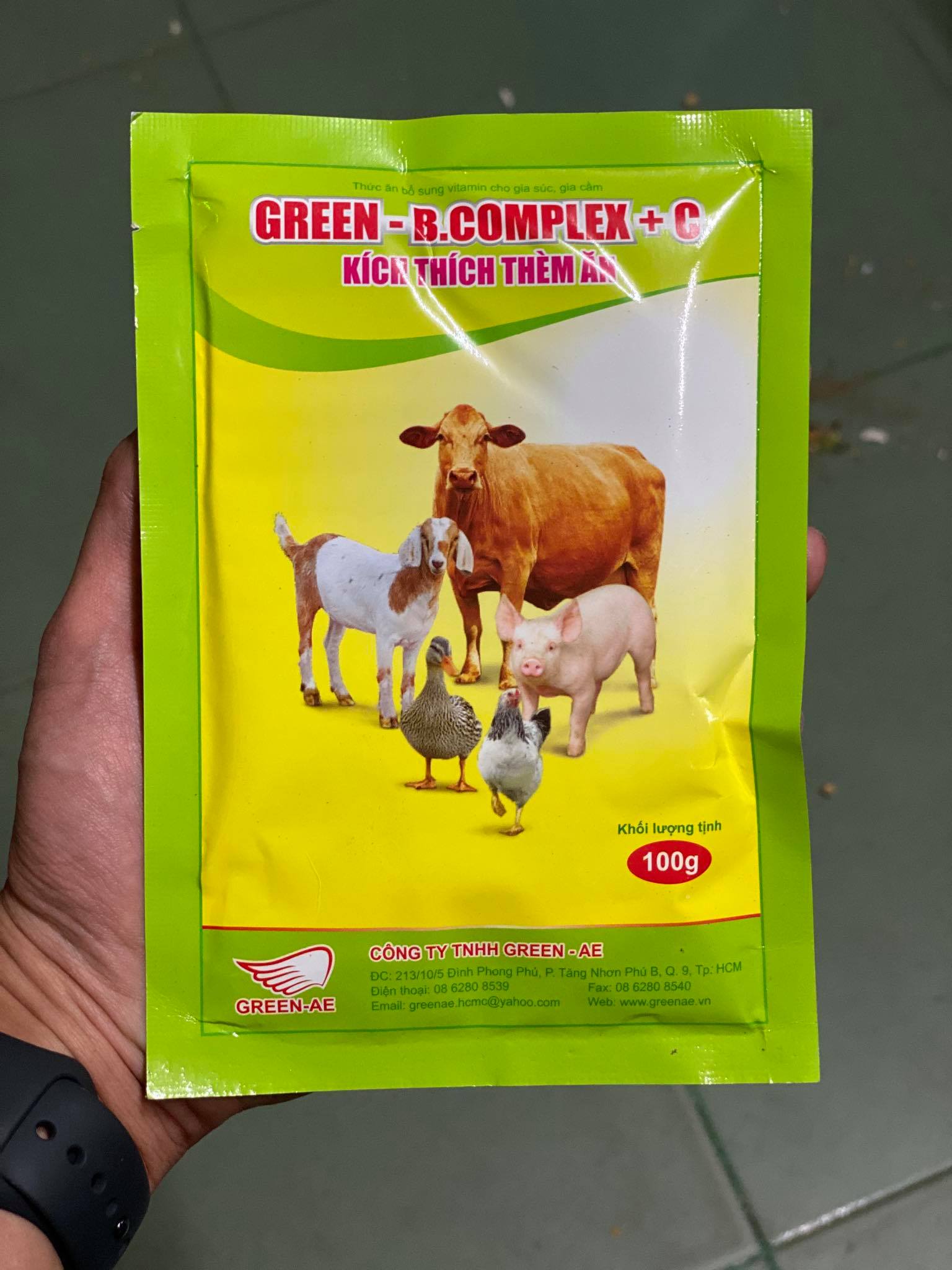 Vitamin B COMPLEX C kích thích thèm ăn cho vật nuôi.