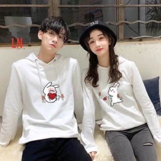 Áo đôi có mũ in thỏ đẩy tim áo đôi ý nghĩa