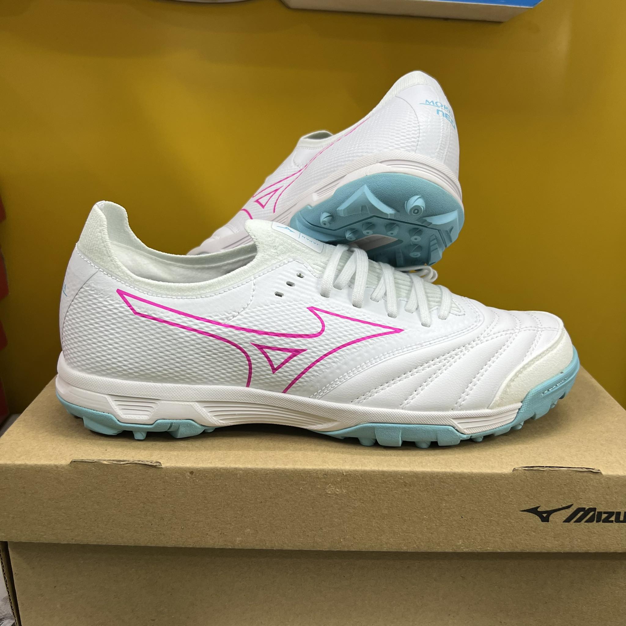 Giày bóng đá sân cỏ nhân tạo mizuno morelia neo sala beta tf