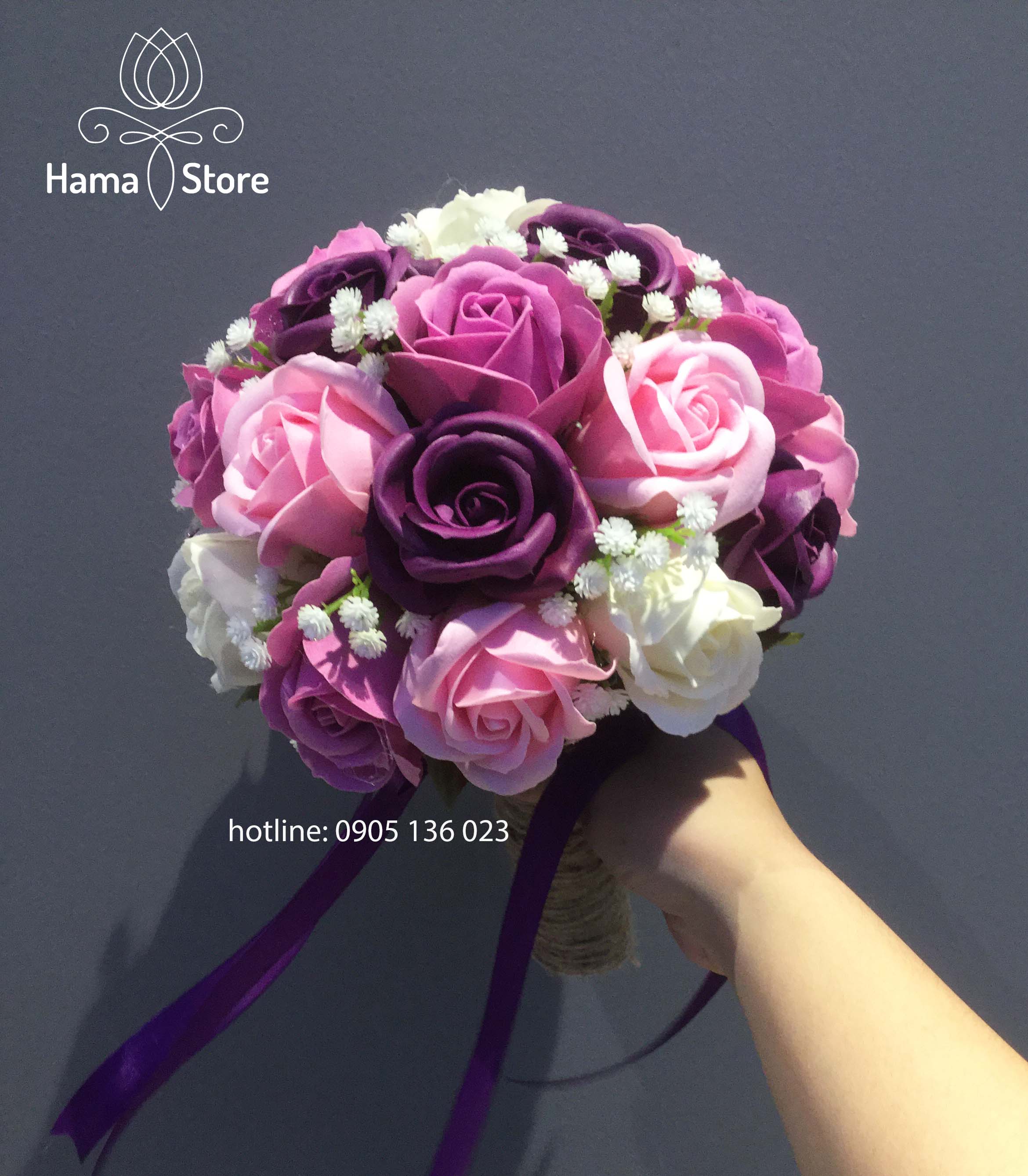 Bó hoa cưới cầm tay cô dâu hoa hồng sáp thơm màu tím
