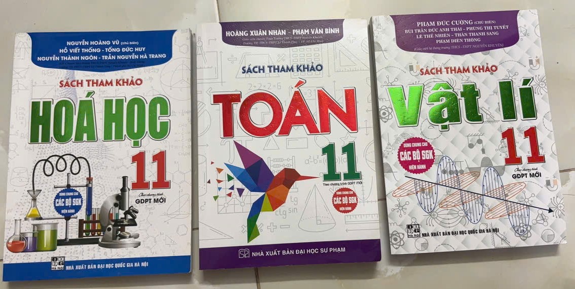 Bô sách tham khảo Toán- Lý- Hóa lớp 11