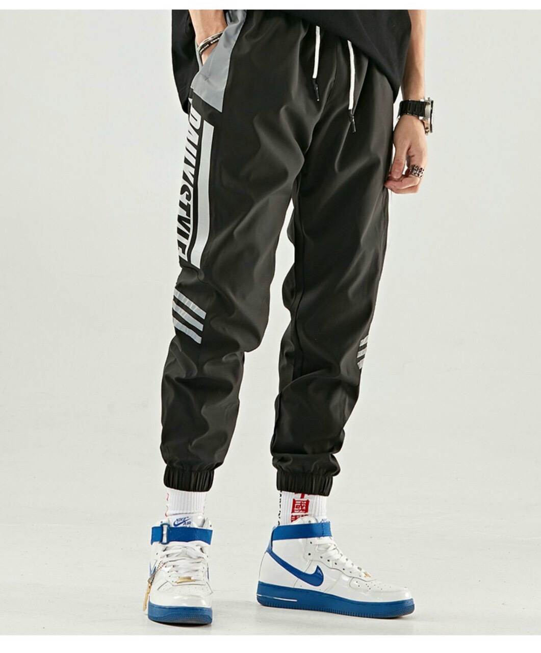 QUẦN JOGGER NAM SỌC SƯỜN CHẤT LIỆU VẢI DÙ LOẠI 1 , THÔNG THOÁNG KHÔNG THẤM NƯỚC SẠCH SẼ TIỆN NGHI XMTT