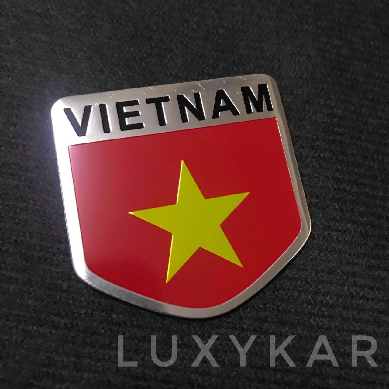 Sticker nhôm Cờ các nước làm đẹp cho xe oto (cờ Việt Nam hình khiên)