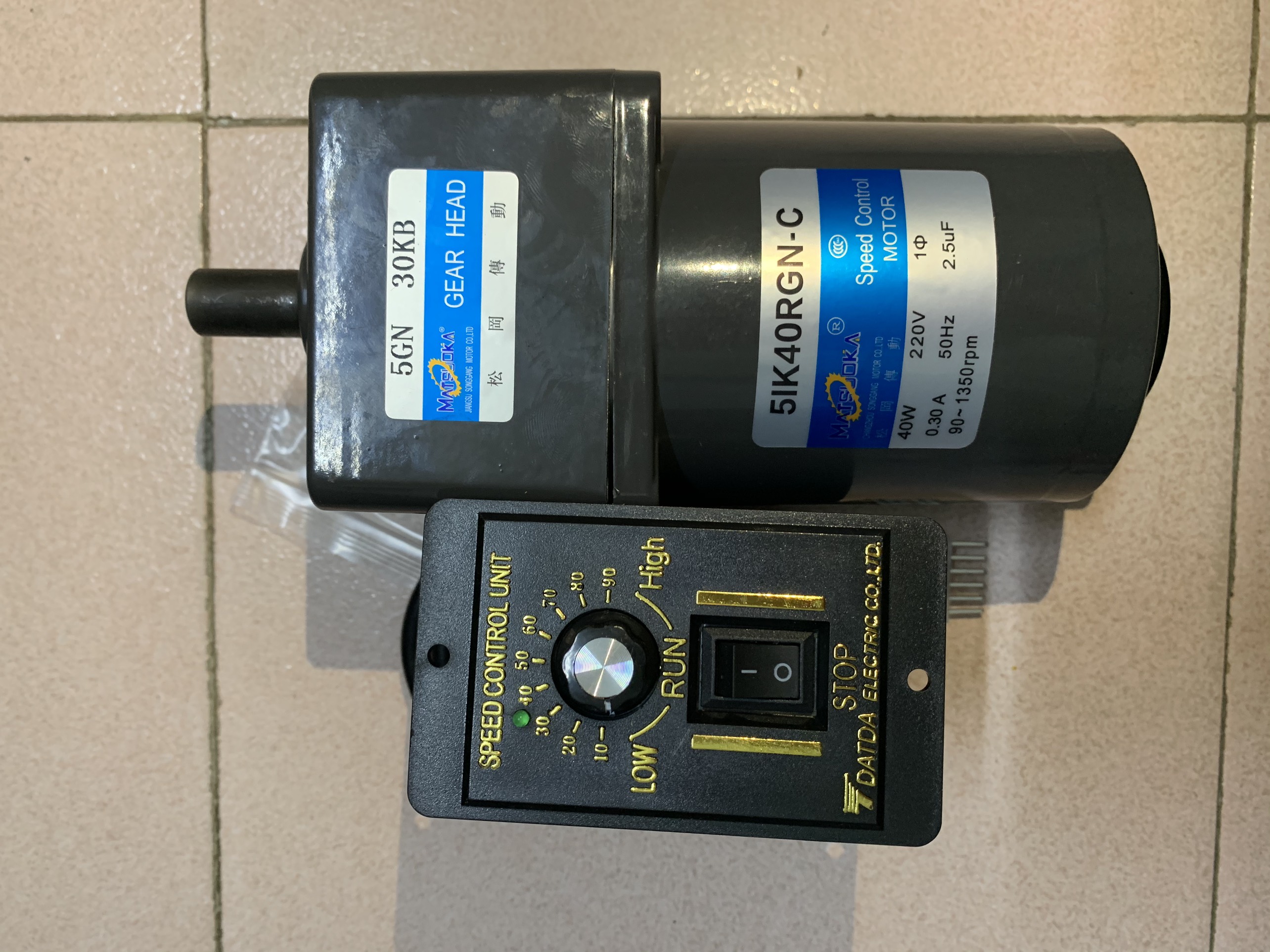 Motor giảm tốc 40w kèm điều khiển tốc độ hàng mới 100%