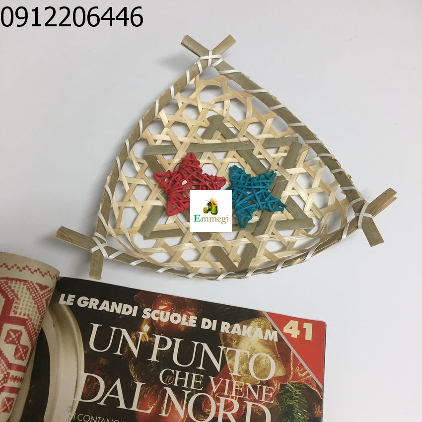 Đĩa tre, rổ tre, khay tre hình tam giác trang trí, decor nhà cửa, bày bánh kẹo, hoa quả, kích thước mỗi cạnh 20 cm