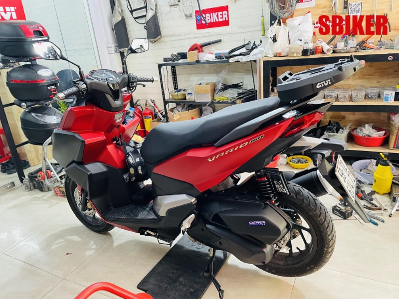 Baga Sau Cho Vario 160 Givi SRX có đèn  - chính hãng