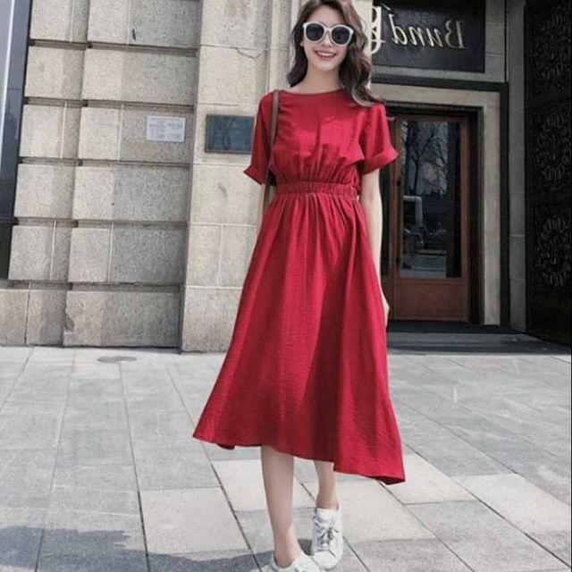 Đầm đỏ nút sau