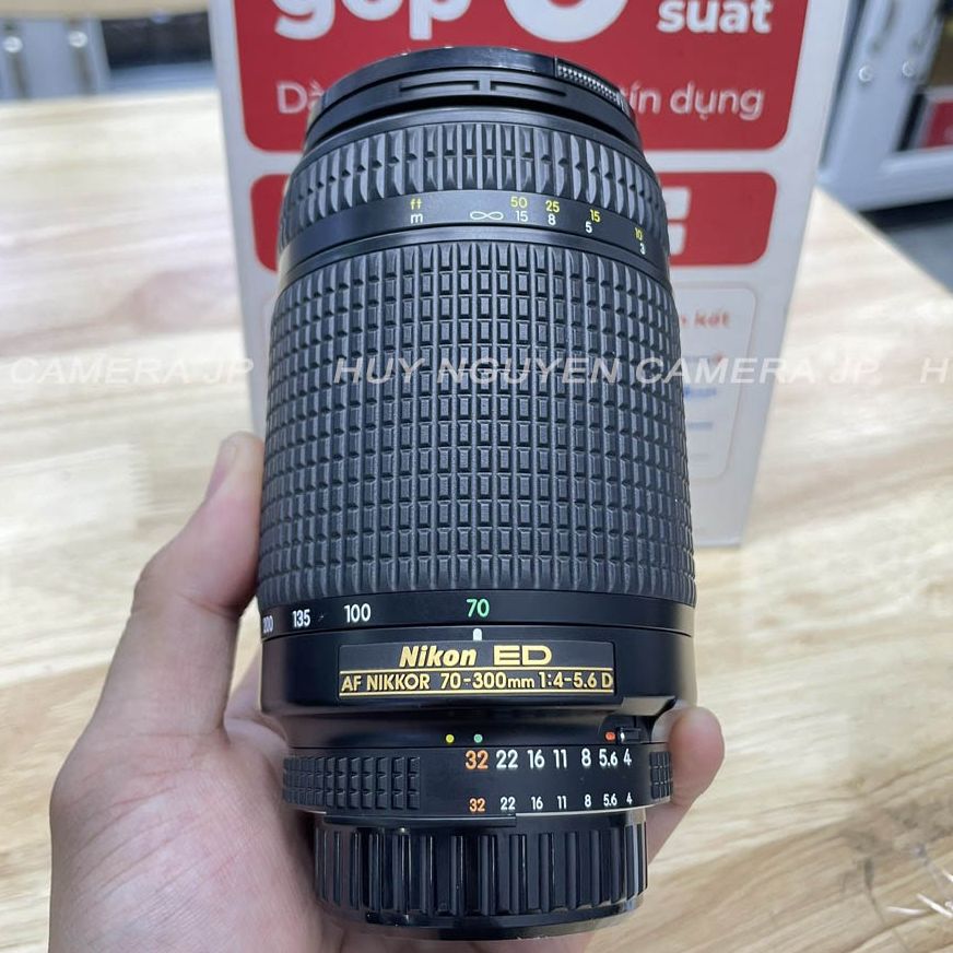 ỐNG KÍNH NIKON 70 300 ED AF-D NGOẠI HÌNH ĐẸP 99% KÍNH ĐẸP . HOẠT ĐỘNG HOÀN HẢO .