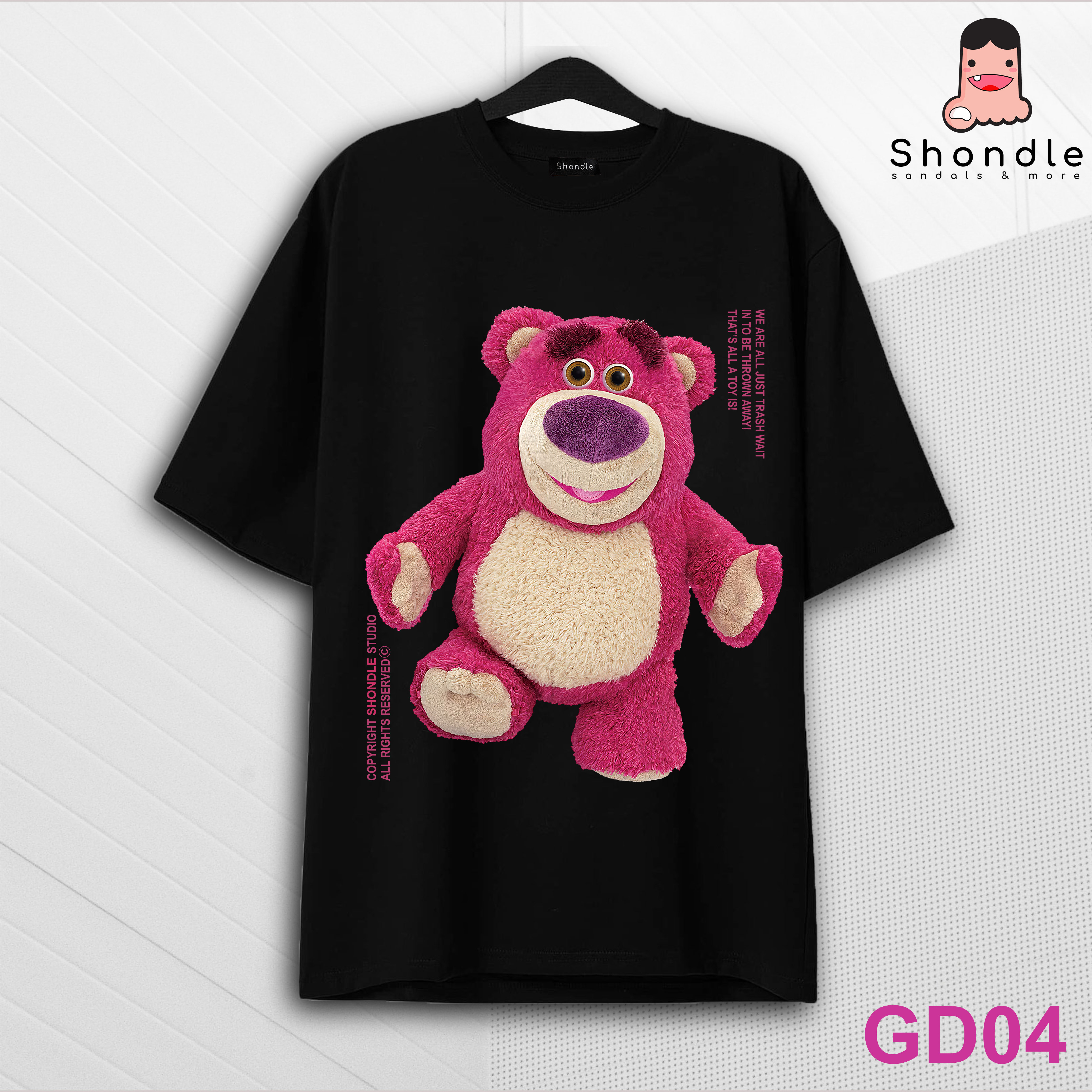Áo thun shondle in hình gấu dâu lotso đứng - mẫu gd04