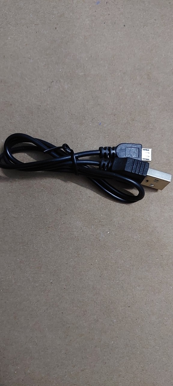 Hàng tặng không bán cáp sạc- loa bluetooth