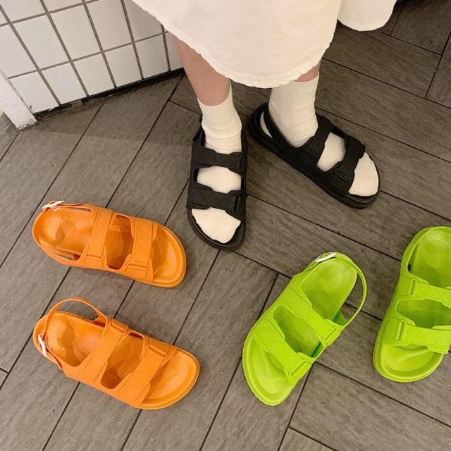 Sandal nhưa dẻo trần trám đi mưa thoải mái