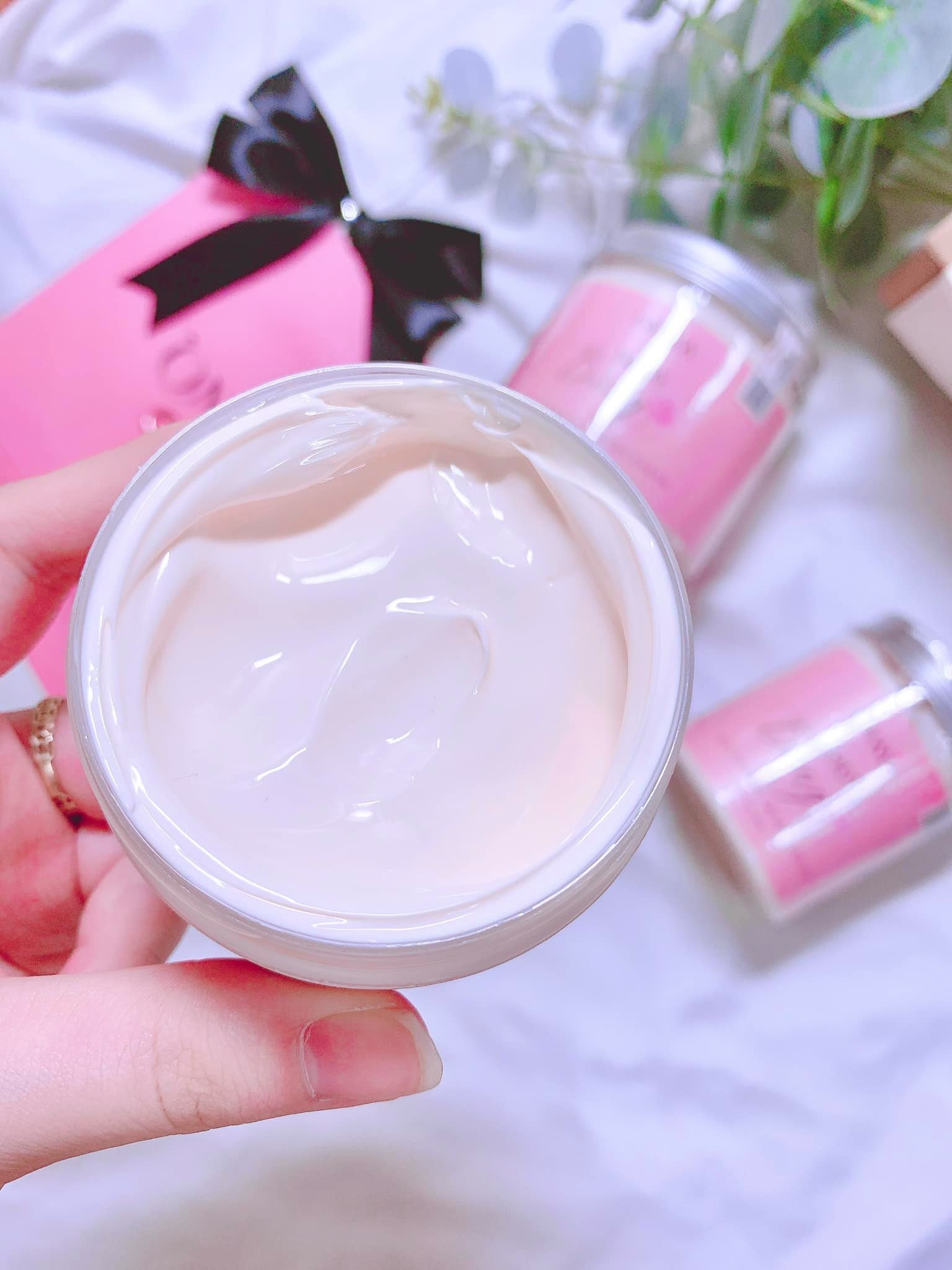 Kem Body Bông Dưỡng Trắng Da Body dưỡng trắng da mịn màng