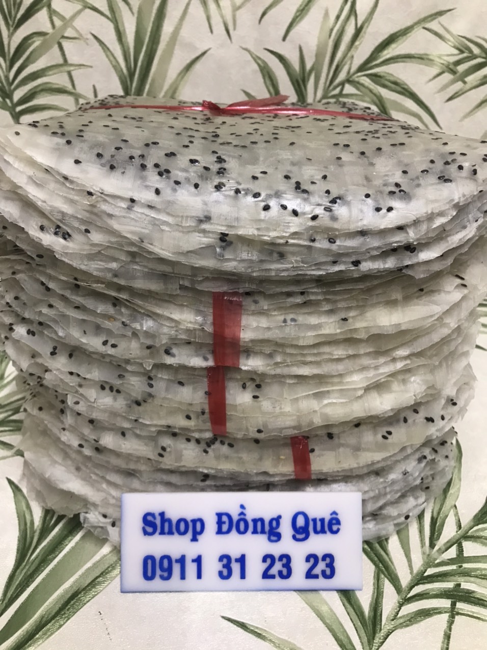 20 BÁNH TRÁNG GẠO MÈ ĐEN  20 CÁI / 1 RÀNG(Loại mỏng  nhúng nước làm bánh cuốn ,ráng bằng tay)