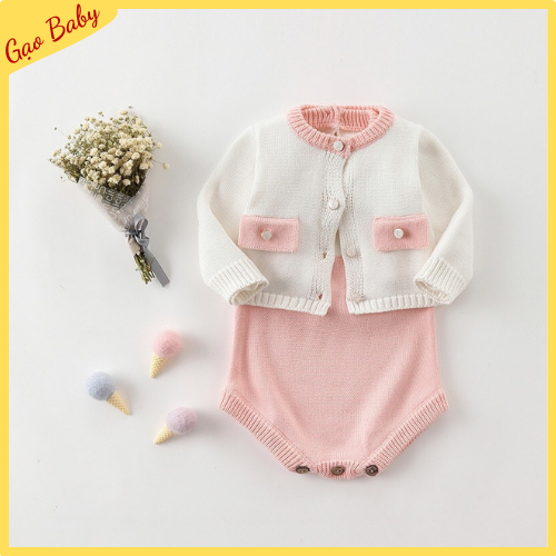 Quần áo trẻ em set bộ len yếm và áo khoác cho bé gái