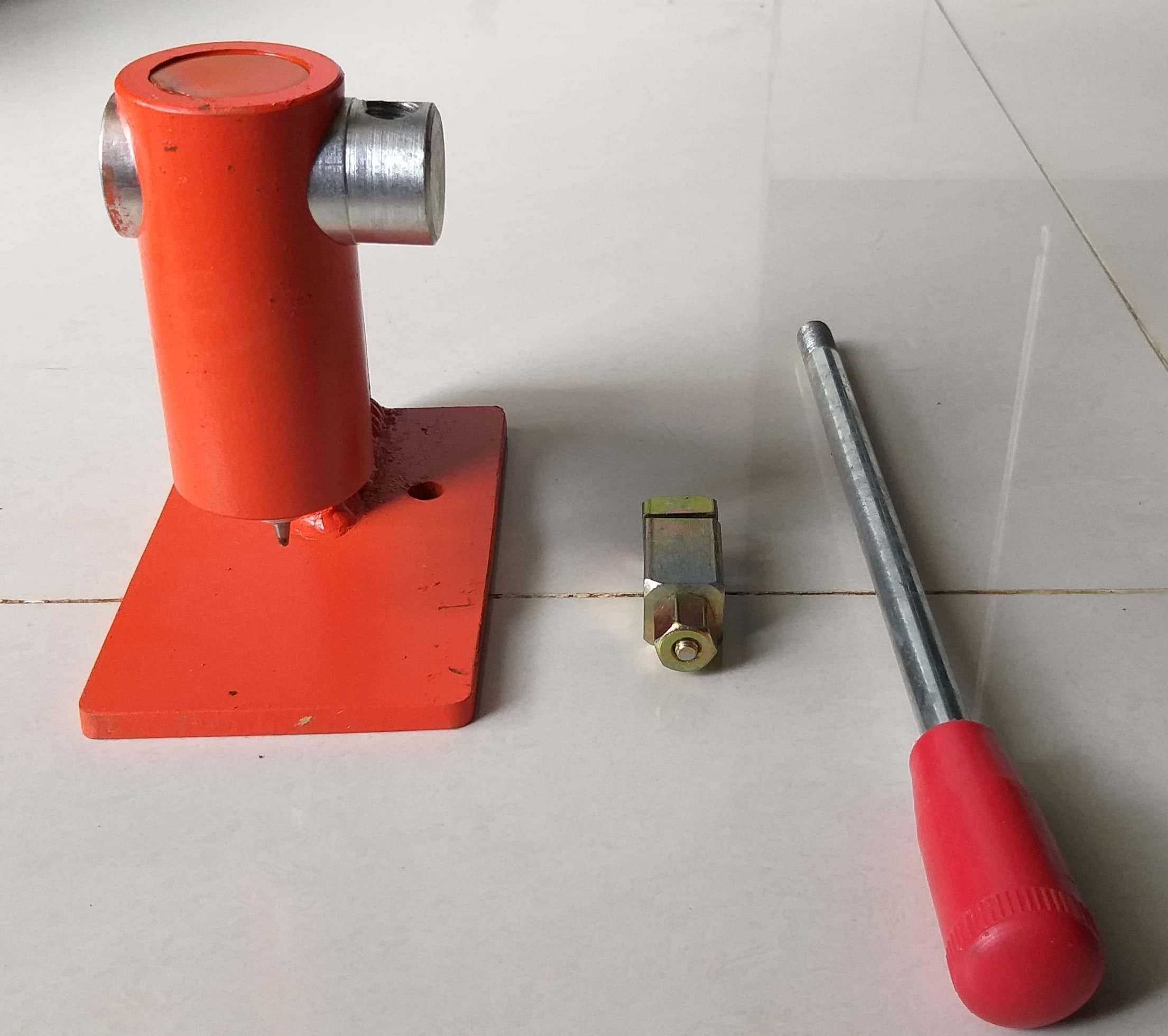 Dụng cụ bấm xích cưa gỗ, tán xích