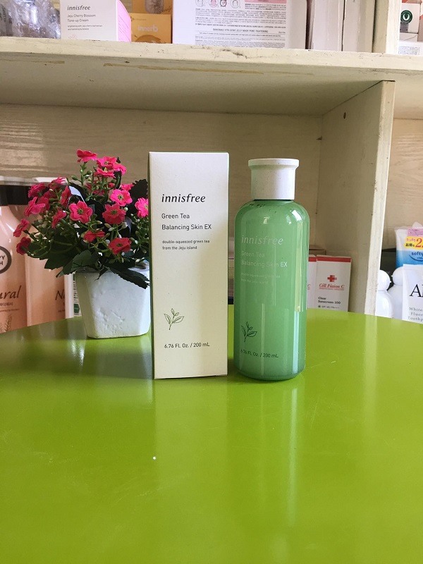 Nước Hoa Hồng Trà Xanh Innisfree Green Tea Balancing Skin EX 200ml