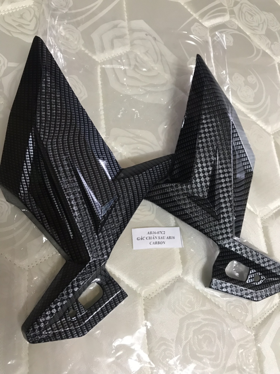 [HCM]Ốp gác chân sau mạ Carbon xe air blade 2013 2014 2015