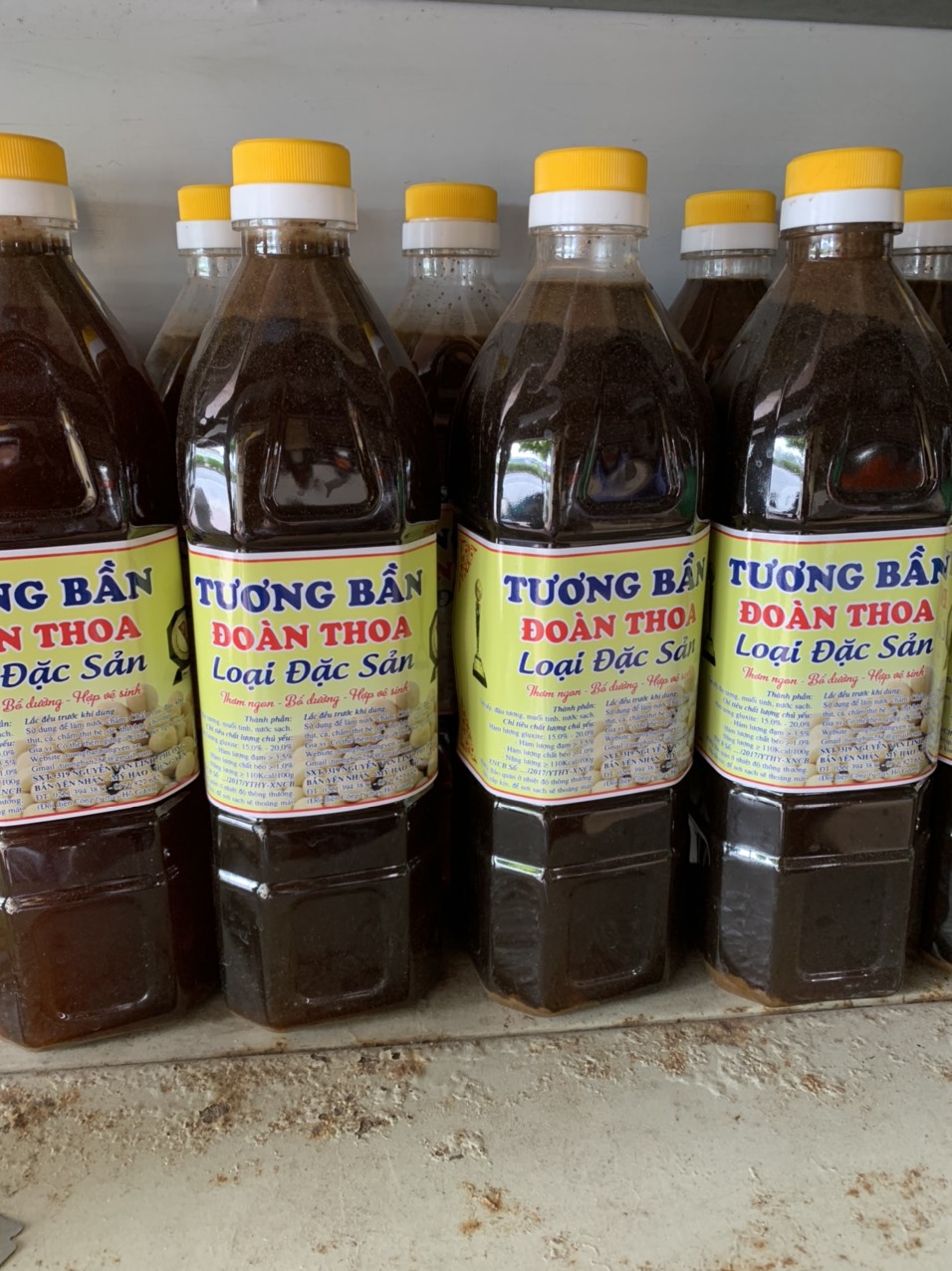 Tương Bần ngon đặc biệt đặc sản Hưng Yên chính gốc Bần Yên Nhân , màu vàng, sánh mịn, thơm ngon đậm đà - Chai 1000ml