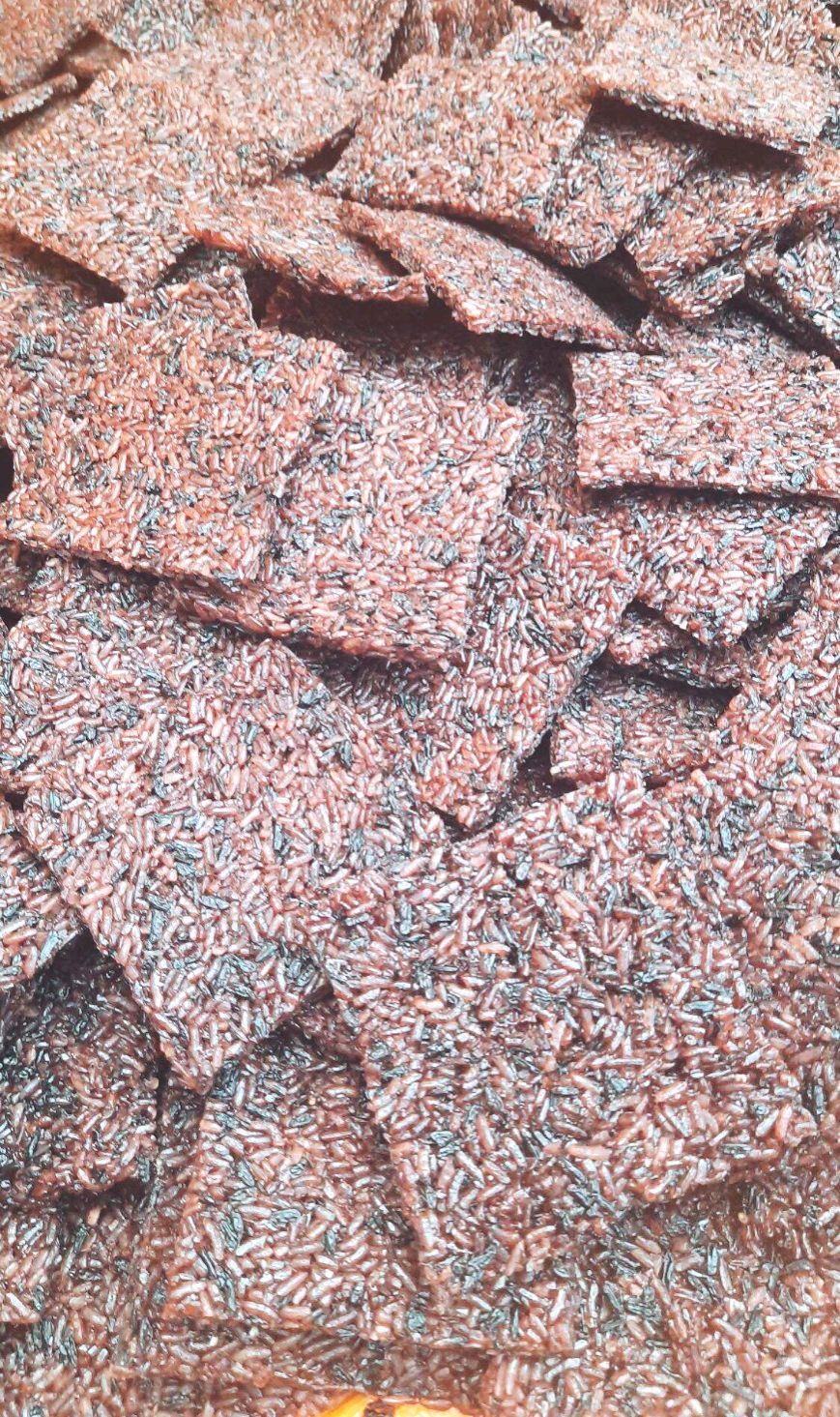 1kg Cơm cháy nếp than chưa chiên Lasham 5x5 cm