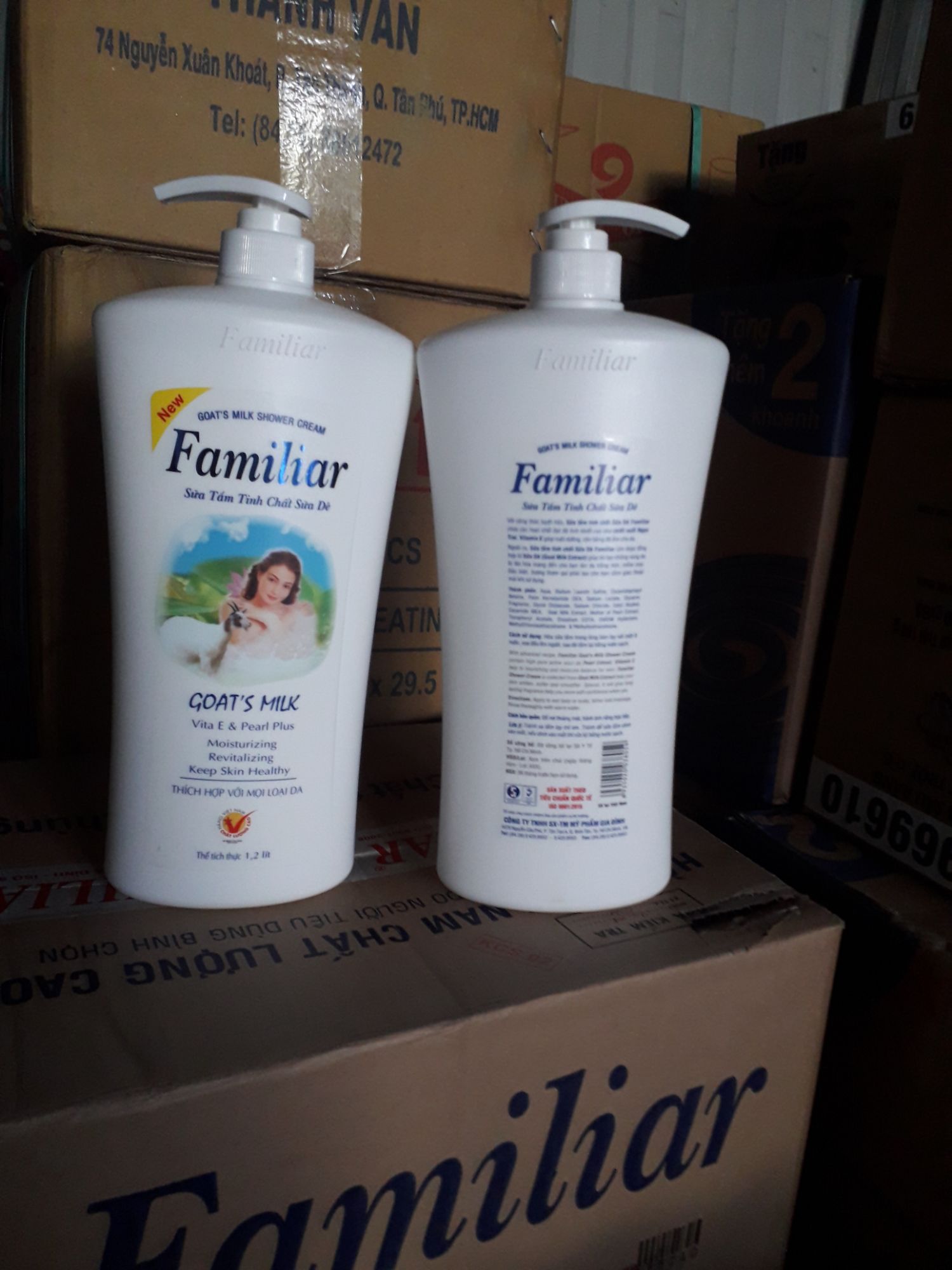 Sữa tắm familiar tinh chất sữa dê 1l