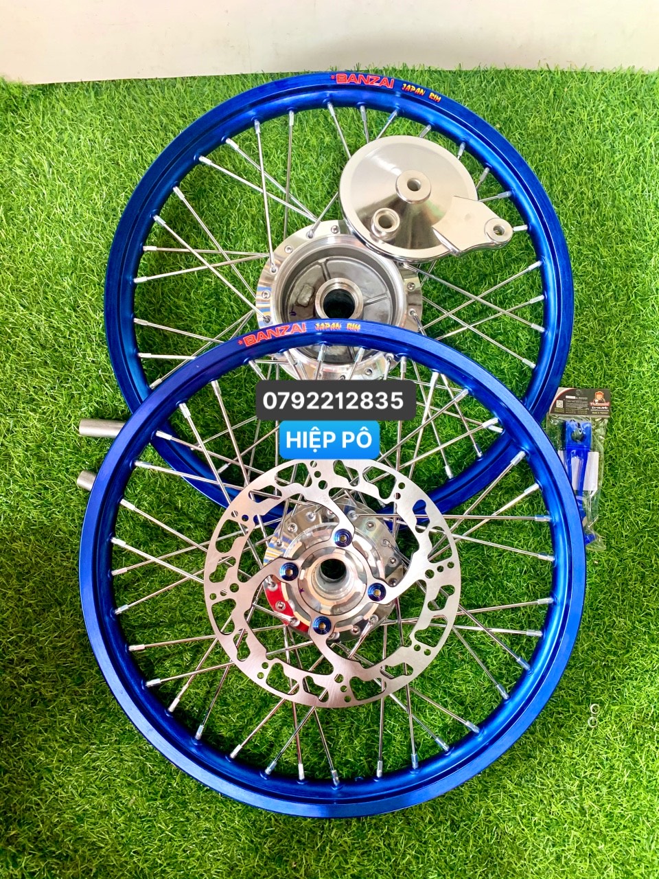 [HCM]CẶP BÁNH CĂM WAVE DREAM 1 ĐĨA TRƯỚC NIỀNG BANZAI 1.4 1.4 KÈM ĐĨA & MÁ ĐÙM & PÁT THẮNG  4 ỐC TITAN (CÓ 4 MÀU LỰA CHỌN)