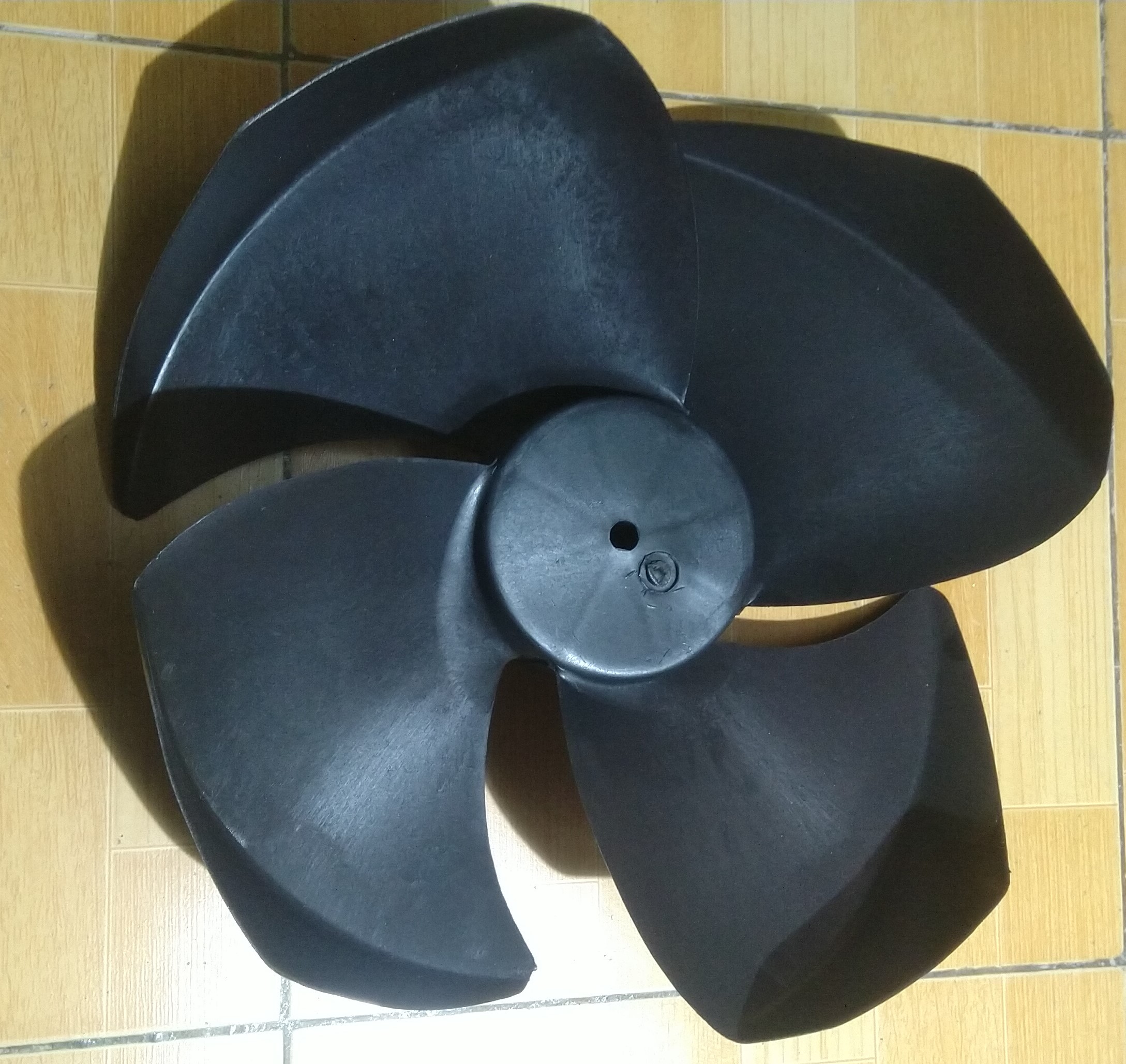 Cánh quạt điều hòa hơi nước sải cánh 39cm quay nghịch cho trục 12mm