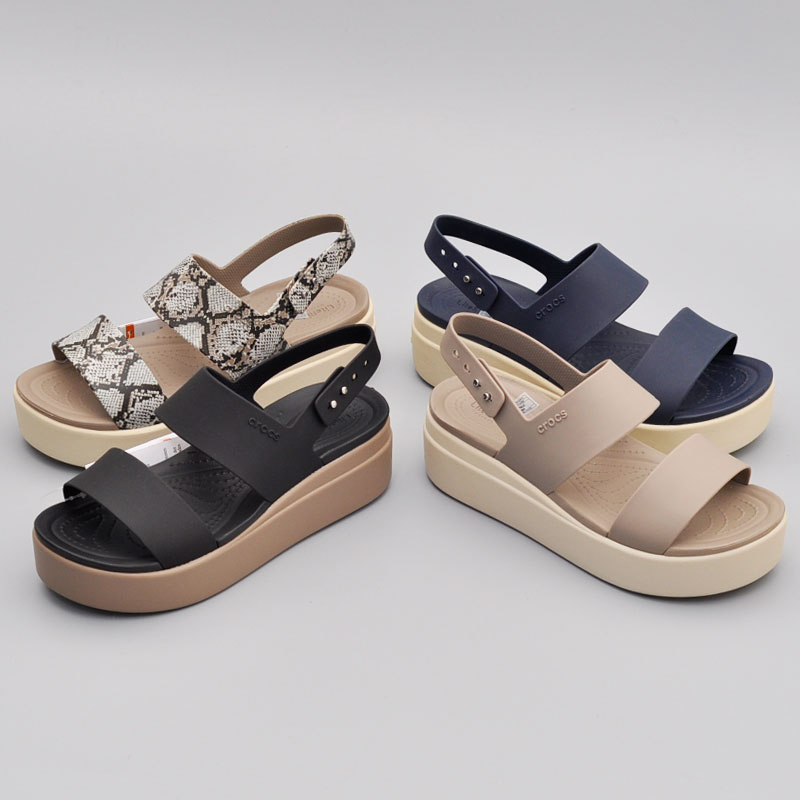 GIÀY SANDAL ĐẾ XUỒNG CHỐNG HÔI CHÂN CROCS BLOOKLYN LOW WEDGE NỮ