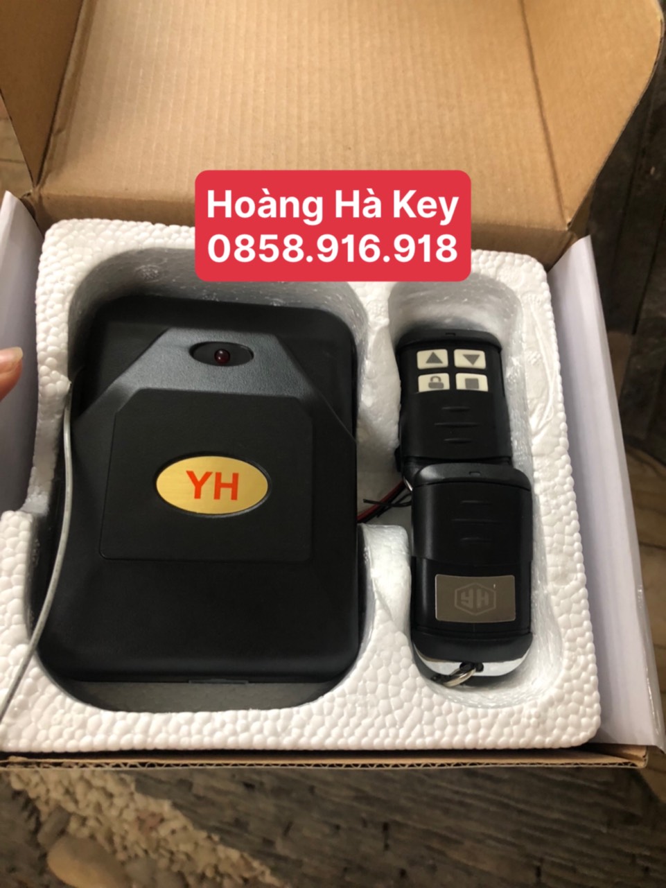 Bộ hộp điều khiển cửa cuốn yh, sẵn 2 điều khiển chống nước 433 mhz