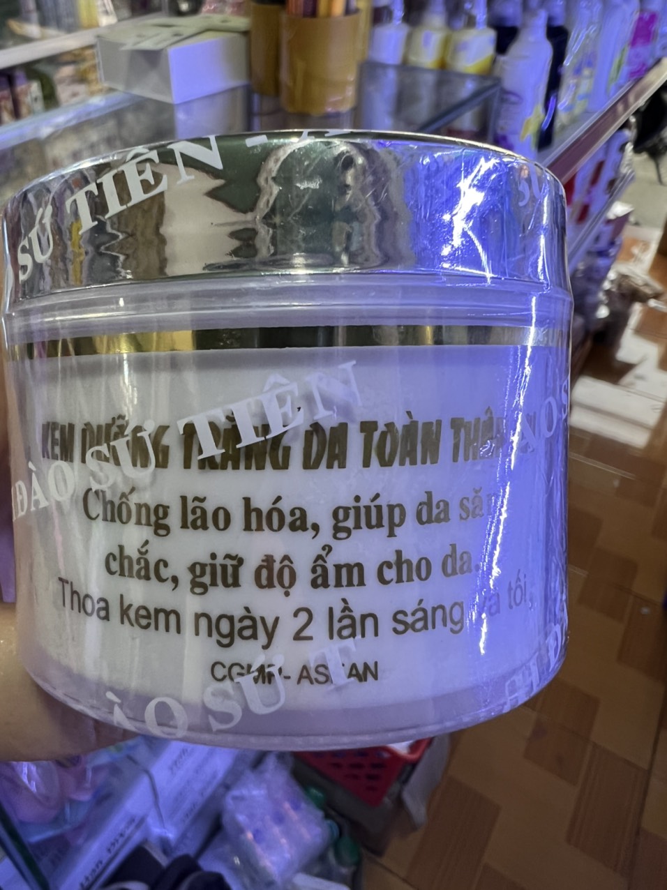 Kem dưỡng trắng da body toàn thân sứ tiên