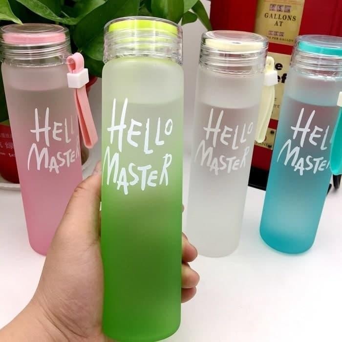 Bình nước thủy tinh hello master có quai sách