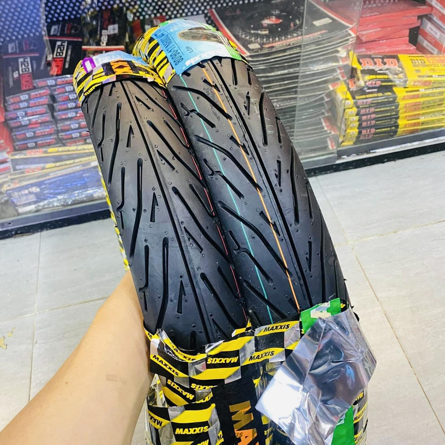 Vỏ maxxis 6002 70/90/17 80/90/17 không ruột dành cho các xe số và xe côn