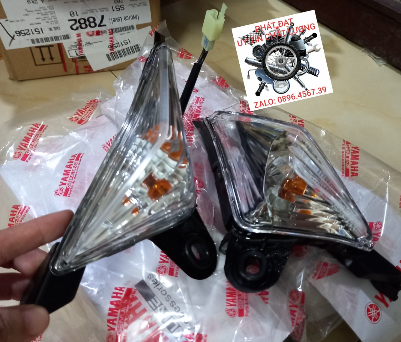 [HCM]YAMAHA-CẶP XI NHAN TRƯỚC DÀNH CHO XE NOUVO 5 ZIN CHÍNH HÃNG...