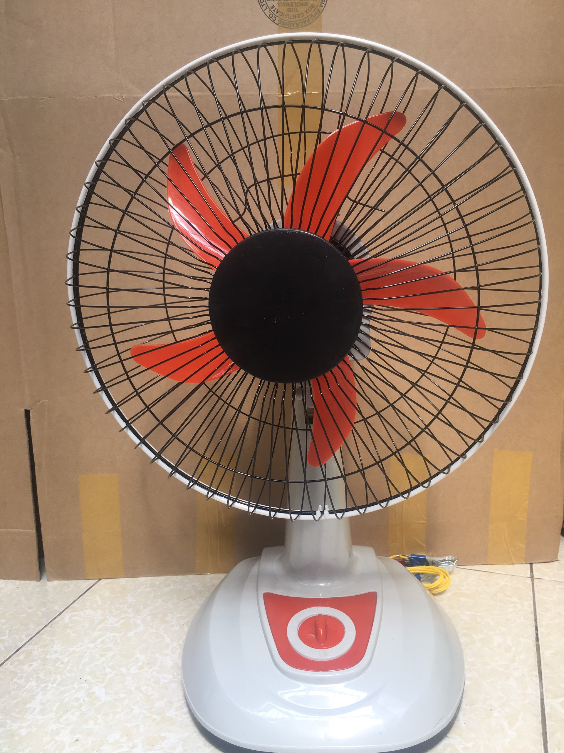 [HCM]quạt bàn 12v 5 cánh kẹp bình ác quy quạt công nghiệp