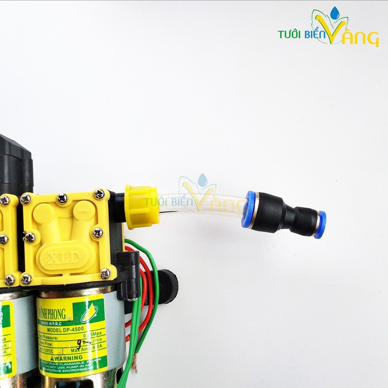 Đầu nối ra ống 8mm cho bơm 12v cổ ren 17mm