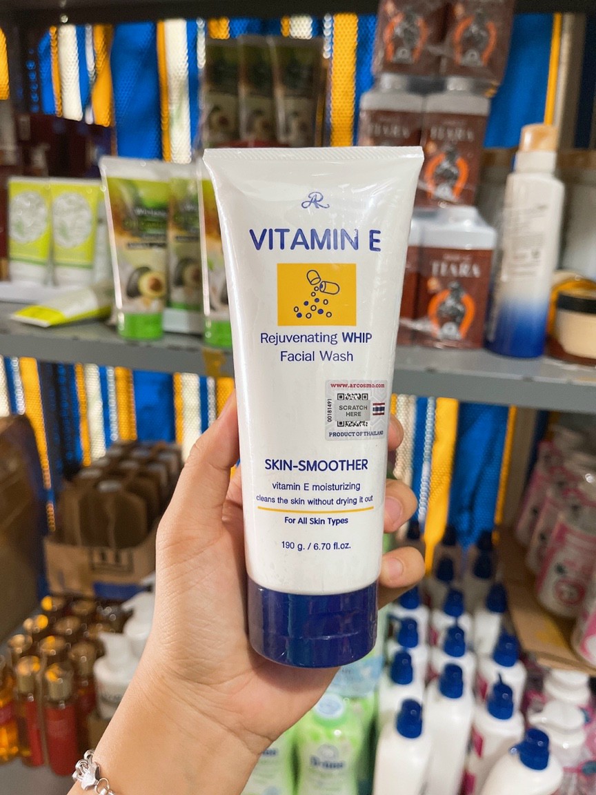 Sữa rửa mặt vitamin e aron thái lan