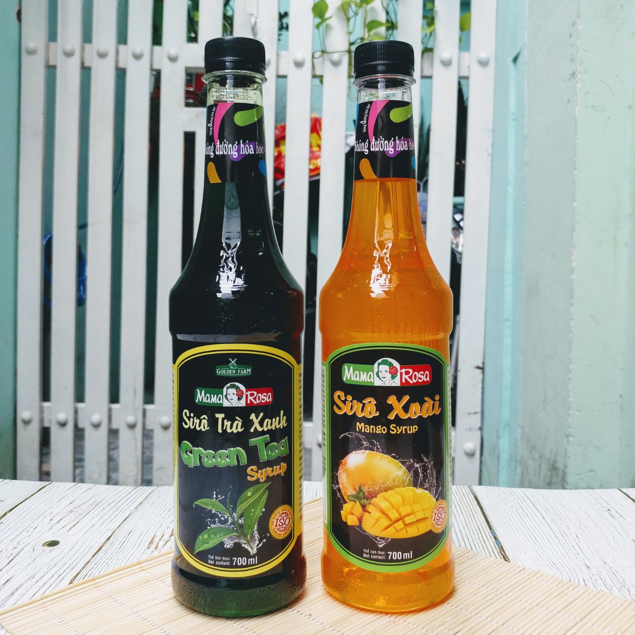 Siro golden farm 700ml vị đào , blu curacao , dâu tây