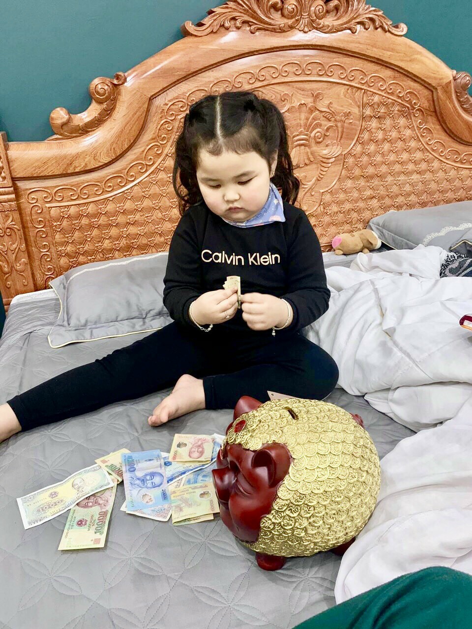 Ống đựng tiền tiết kiệm hình con heo - Ống heo gốm sứ - Ống tiết kiệm Cao Cấp Mạ Vàng