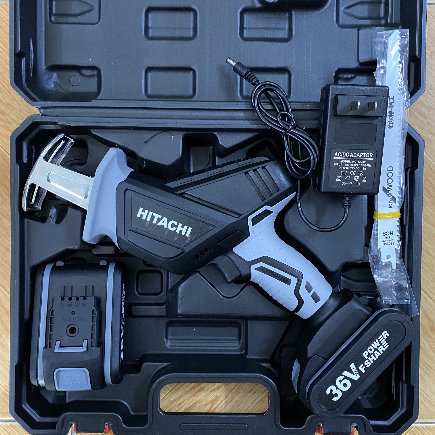Máy cưa kiếm HITACHI pin 36V (2 pin 1 sạc) Tặng 4 lưỡi cưa
