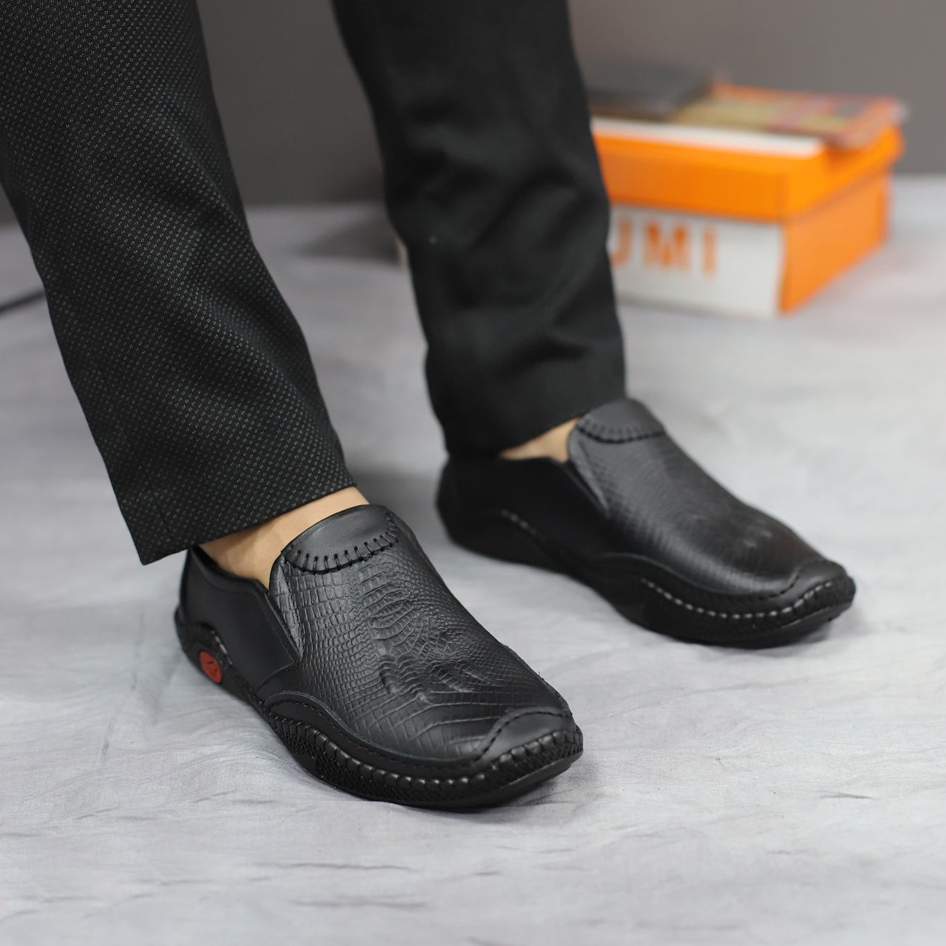 Giày lười nam da bò Giày mọi nam giày slip on nam da bò Giày lái xe cao cấp đế cao su non cao cấp Bảo hành 12 tháng 1 đổi 1 Giày da nam boat shoes vân cá sấu mẫu mới nhất khâu chỉ nổi bật giày ôm chân mũi vuông S-4 2 màu da đen nâu