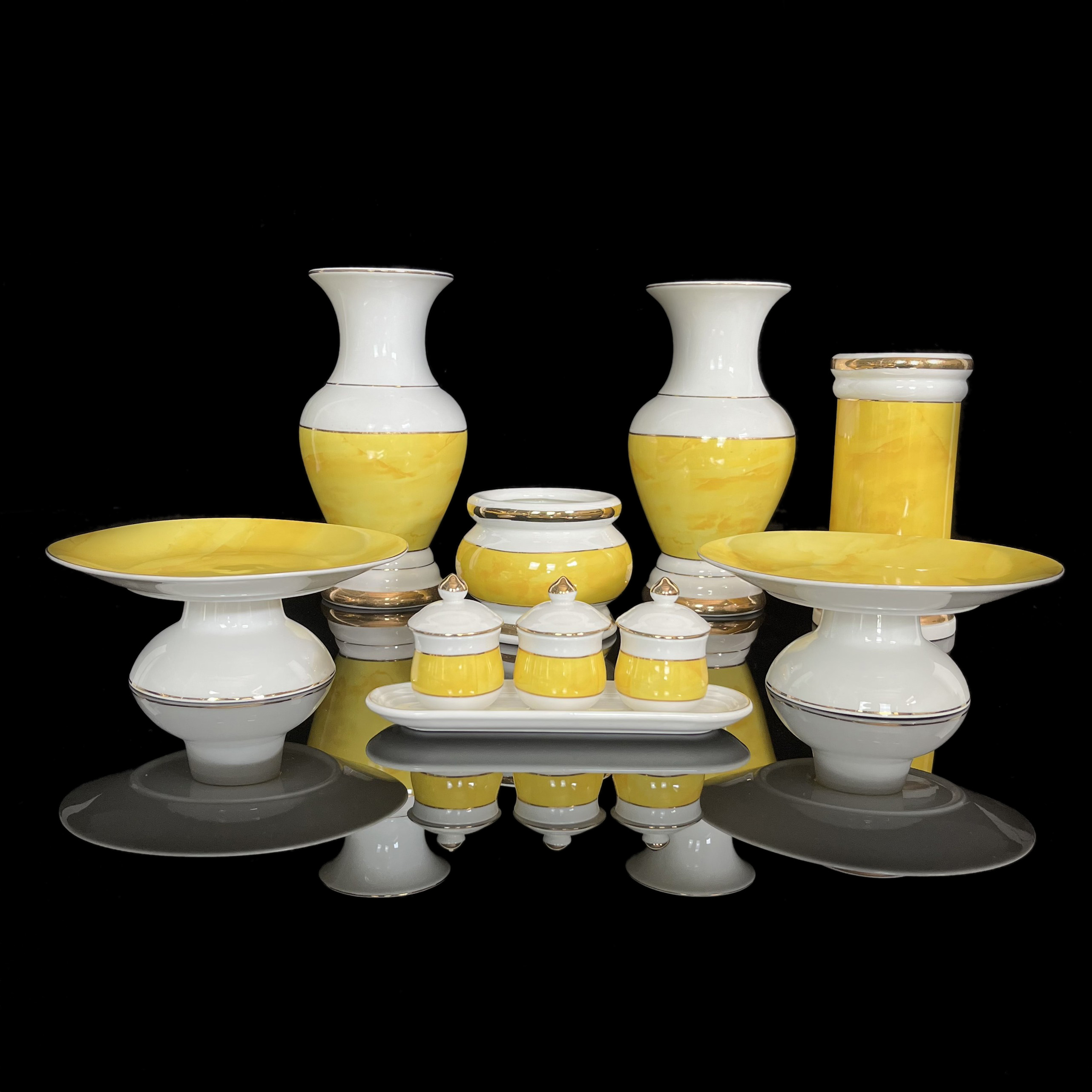 Bộ Thờ Cúng 1518V Vàng Lư bình dĩa , chun nước , án 3 , án 5 bằng men sứ - phật giáo tường thuận