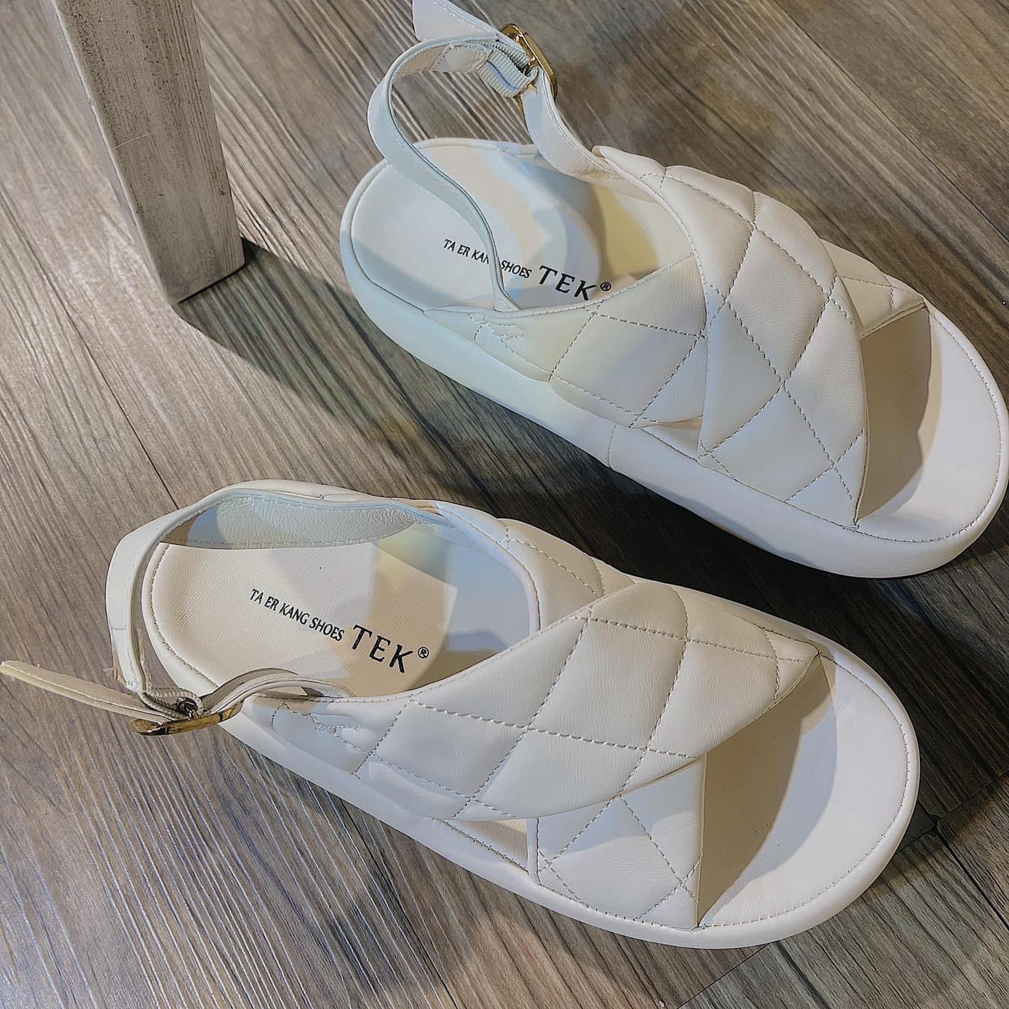 Sandal quai chéo dập chỉ sd2154