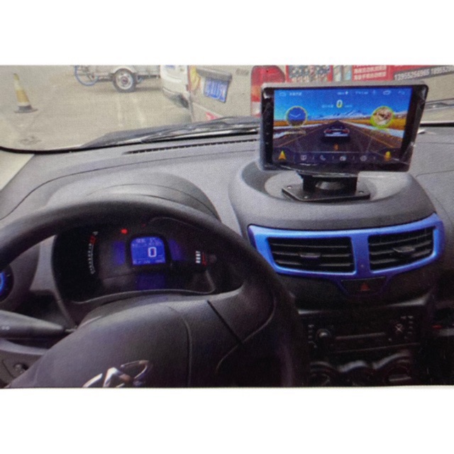 Mặt dưỡng xoay màn android 10 inch dành cho xe tải có jack đổi nguồn 24v sang 12v