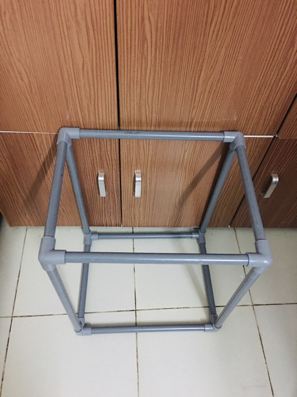 GIÁ ĐỠ CHẬU GỘI ĐẦU TẠI NHÀ (Tặng keo gián ống)