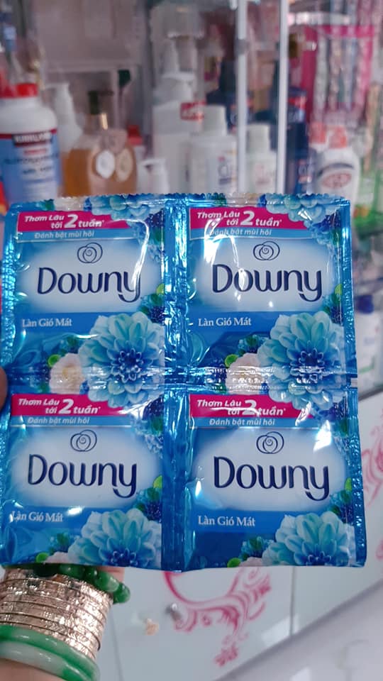 Nước xả vải Downy làn gió mát