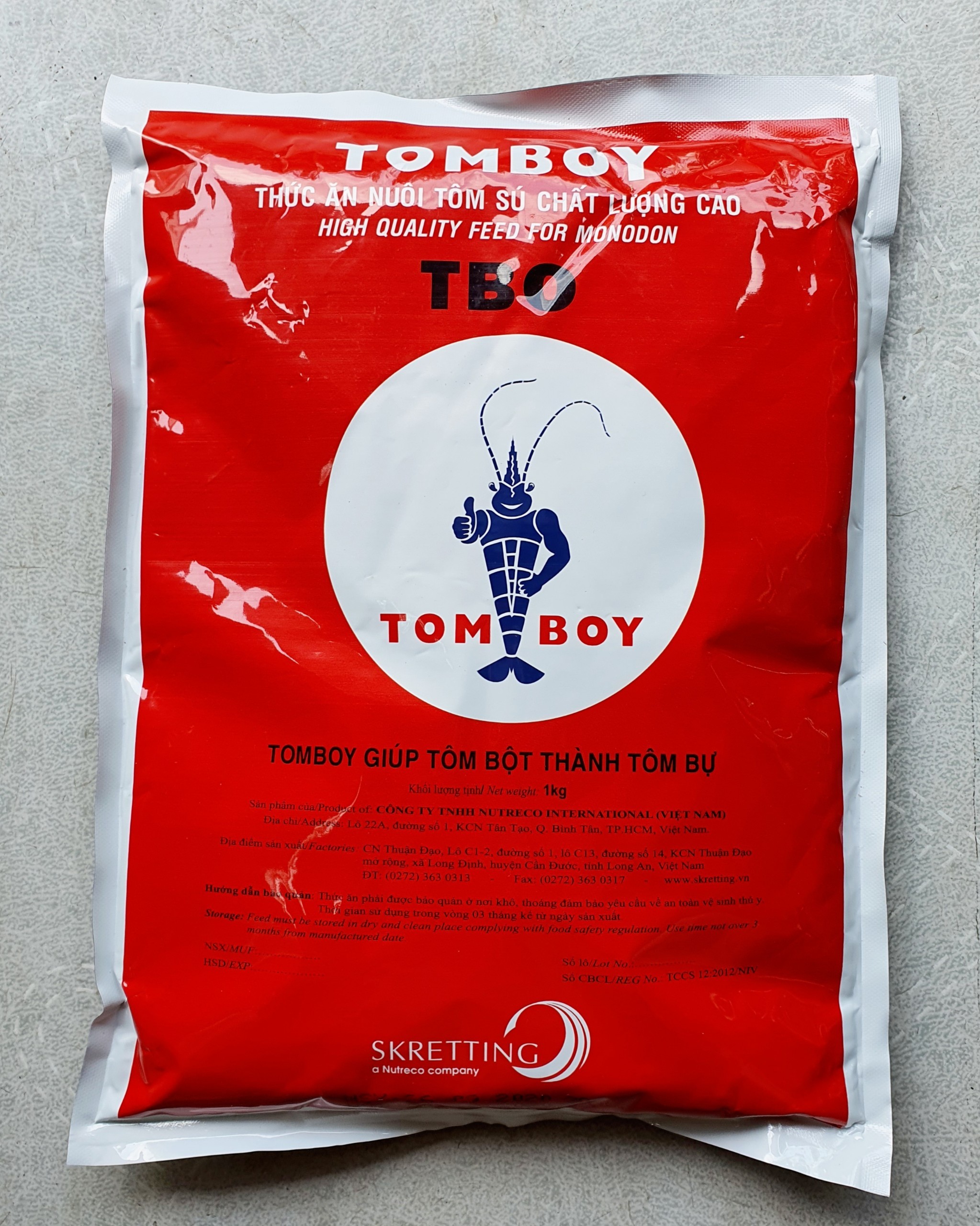 [Freeship+HCM+Luckyfish94] THỨC ĂN CÁM TOMBOY TB0 1KG CHIẾT NHA KHÁCH A063 DẠNG CHÌM - THỨC ĂN CAO CẤP CHO CÁ BỘT , TÔM VÀ CÁ LOẠI CÁ CẢNH KHÁC. GIÚP TIÊU HÓA TỐT, PHÁT TRIỂN NHANH, GIÚP TĂNG MÀU SẮC HIỆU QUẢ.ĐẶC BIỆT KHÔNG LÀM ĐỤC NƯỚC.